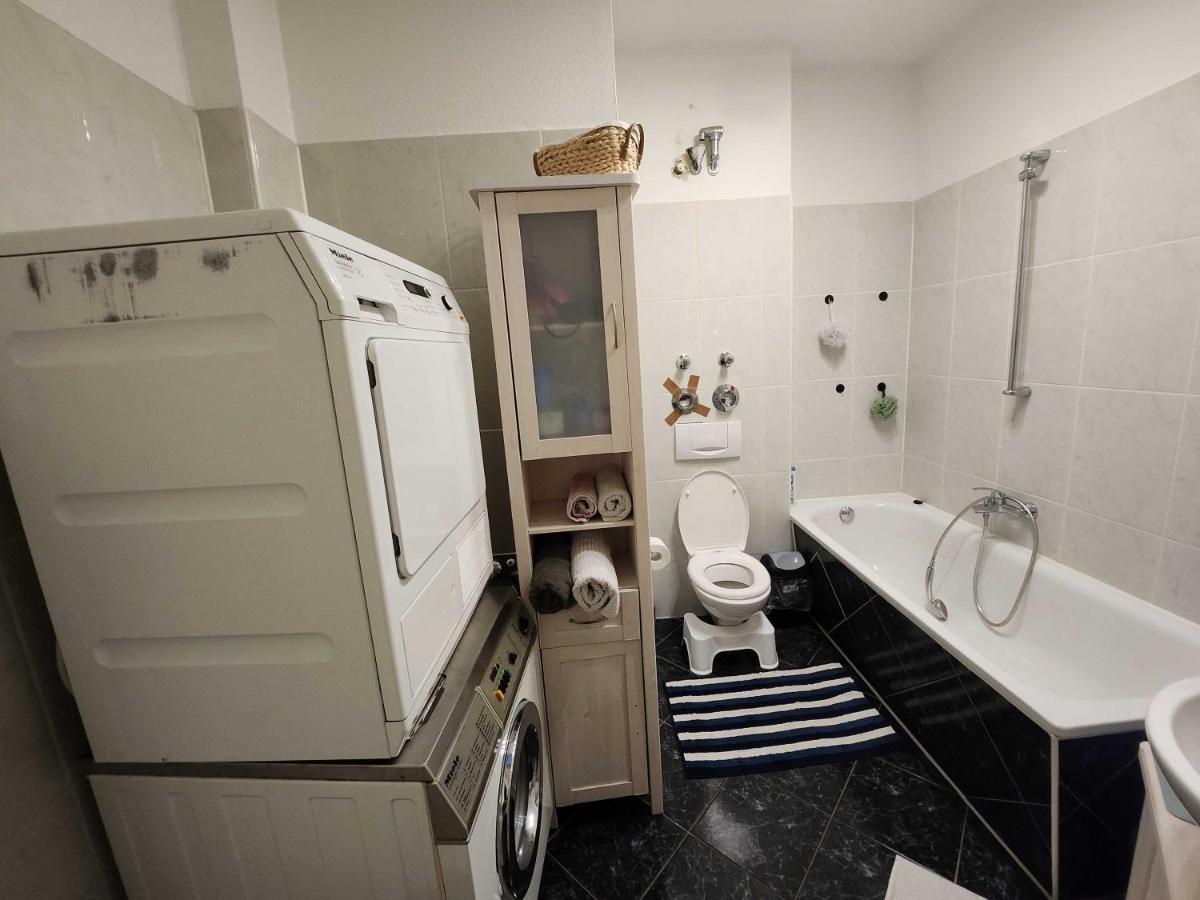 One Private Room Available In A Two Room Apartment In Tegel, Berlin Berlim Exterior foto